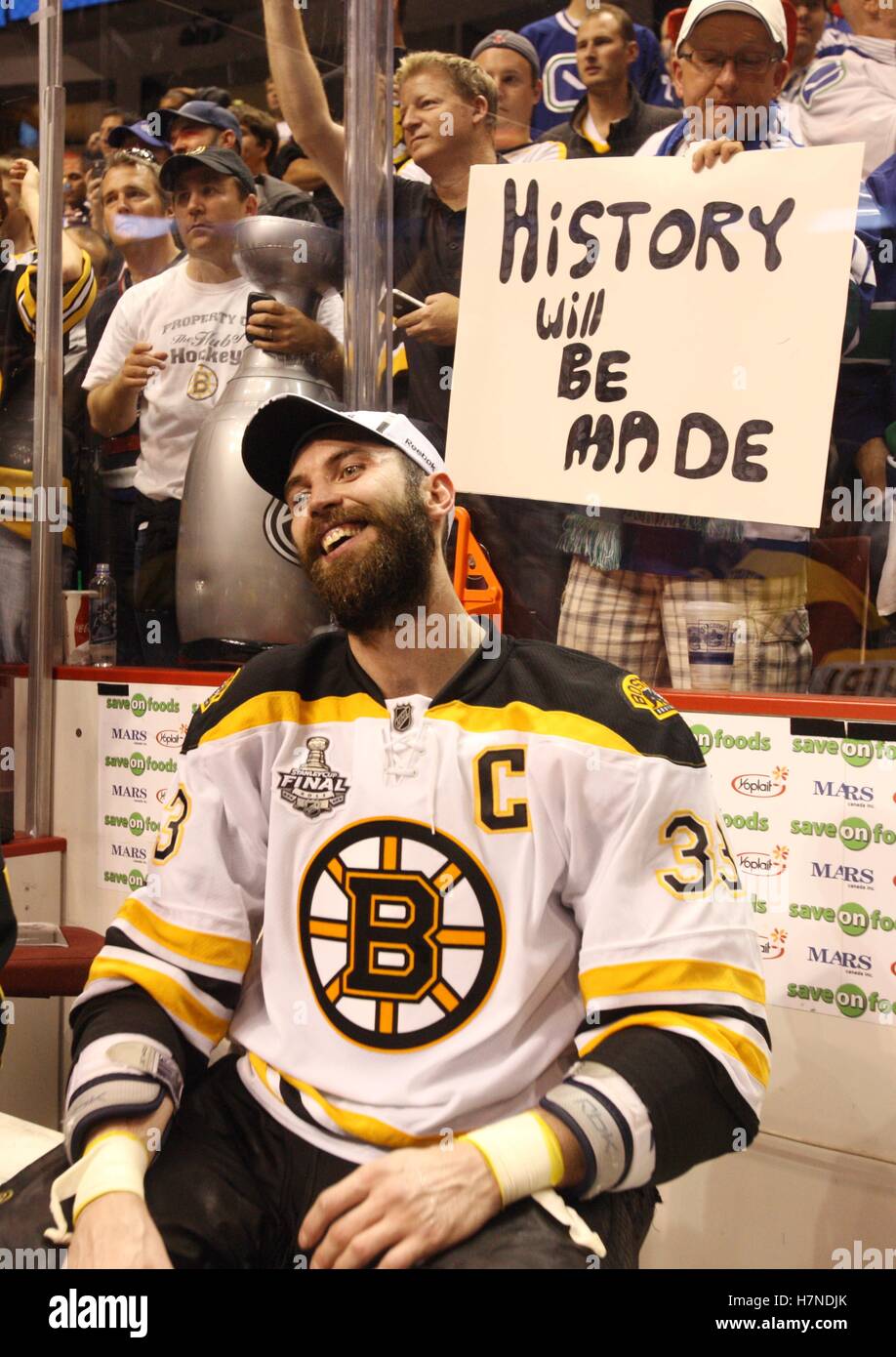 Re-live the Bruins' 2011 Stanley Cup celebration (Video)