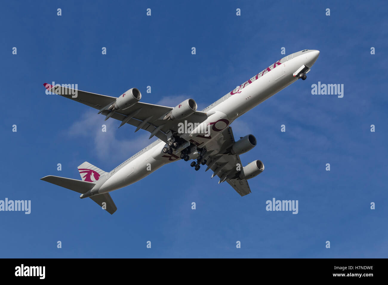 Qatar airways airbus a340 hi-res stock photography and
