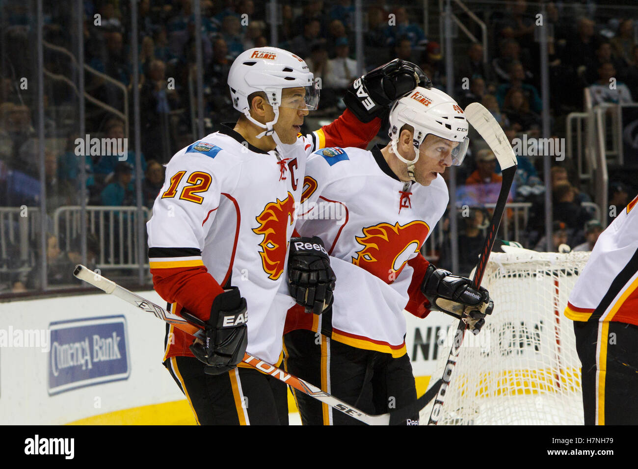 Calgary Flames right wing Jarome Iginla warms up at the Pepsi Center in  Denver on November 20, 2008. (UPI Photo/ Gary C. Caskey Stock Photo - Alamy