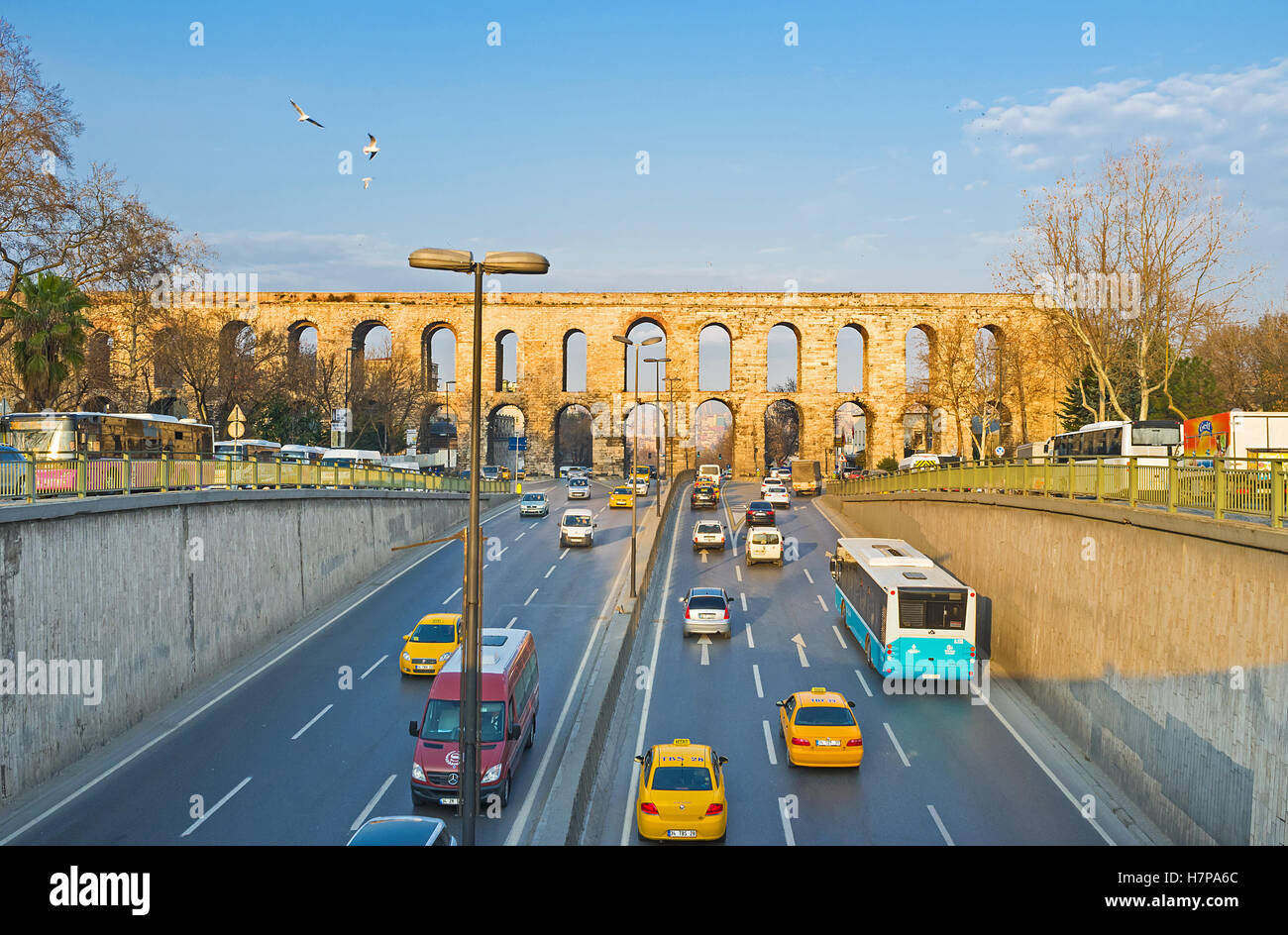 The Ataturk Boulevard passes under the arches of the ancient Valens Aqueduct Stock Photo