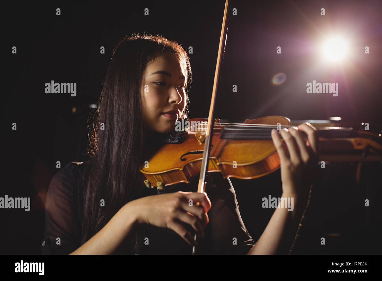 Female student playing violin Stock Photo - Alamy