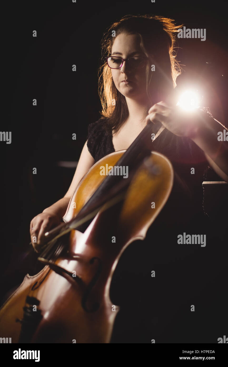 Female student playing violin Stock Photo - Alamy