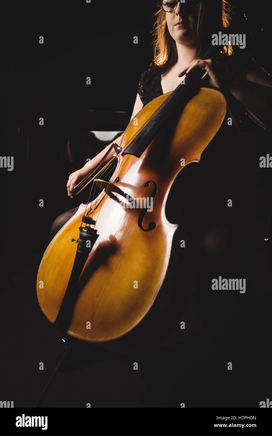 Female student playing violin Stock Photo - Alamy