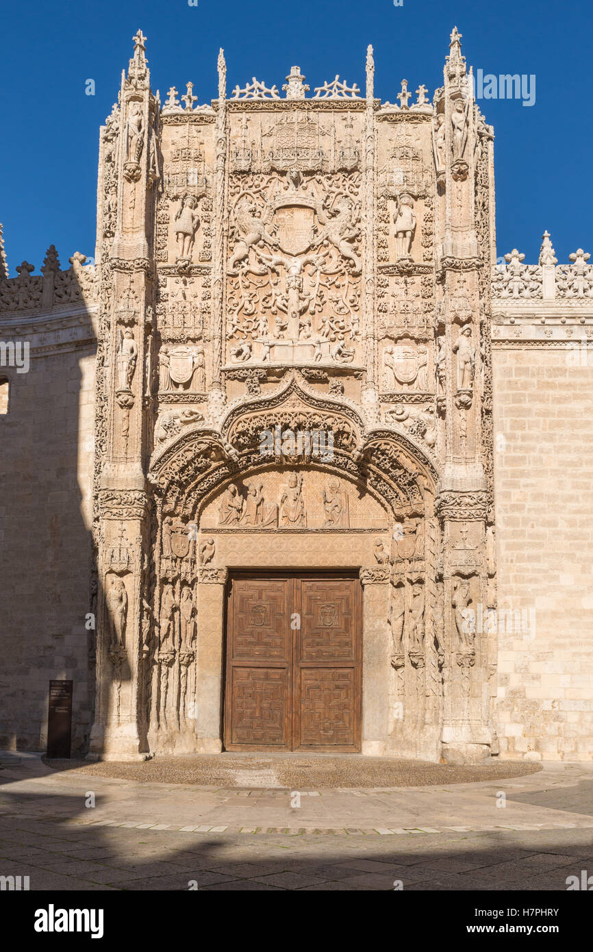 VALLADOLID, SPAIN - NOVEMBER 7, 2016: plateresque facade of Colegio de San Gregorio, Currently museum of sculpture Stock Photo