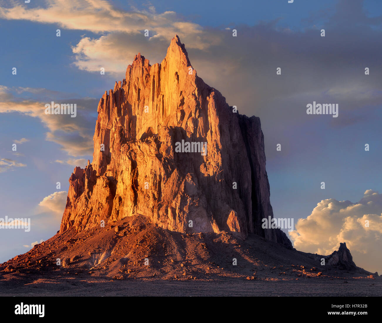 Shiprock, the basalt core of an extinct volcano, New Mexico Stock Photo