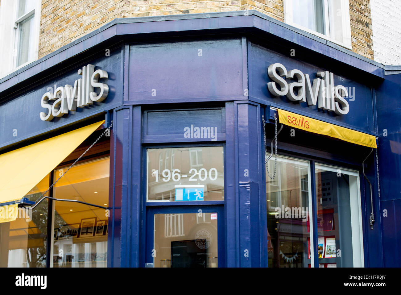 Savills estate agent hires stock photography and images Alamy