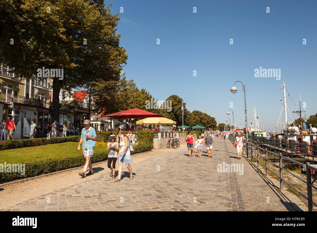 AM STROM UND ALEXANDRINENSTRA E IN WARNEM NDE visual data 3