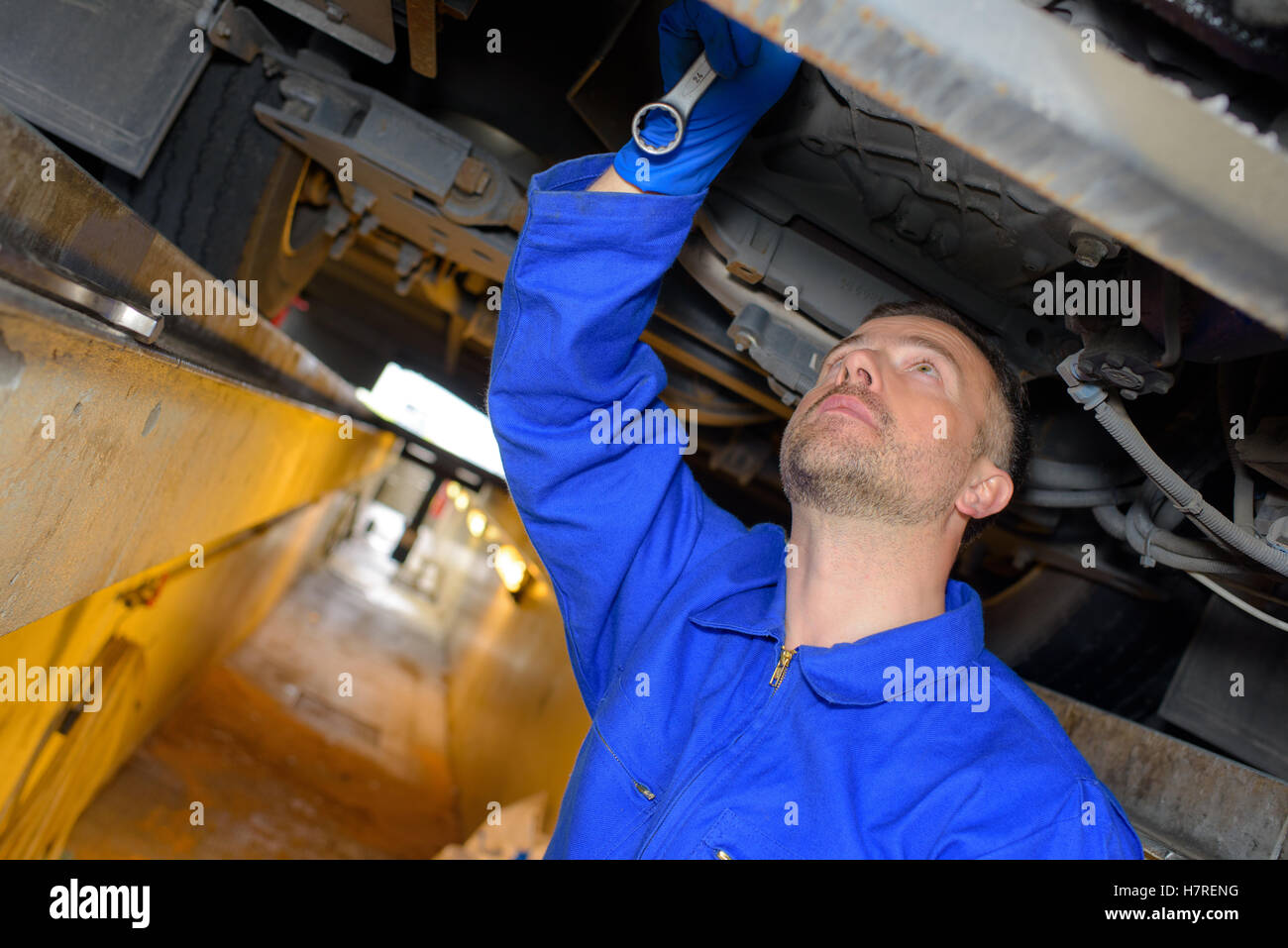 Bus maintenance hires stock photography and images Alamy