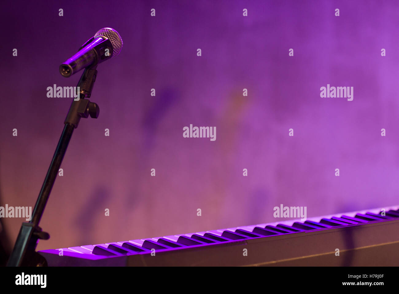Microphone and electronic organ Stock Photo Alamy