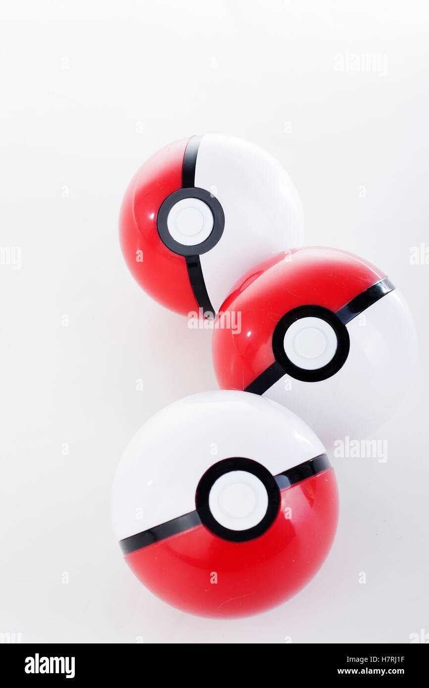 Poke ball isolated Stock Vector Images - Alamy