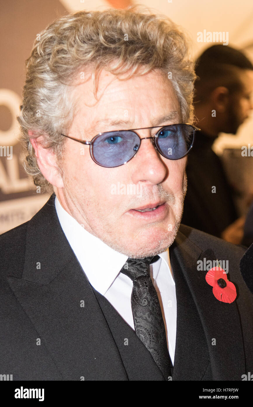 Grosvenor House Hotel, London, November 7th 2016. Luminaries from the music industry gather at the Grosvenor House Hotel for the Music Industry Awards, where this year The Who's Roger Daltrey CBE is honored with the 25th annual MITS award in support of Nordoff Robbins and The BRIT Trust. PICTURED: *PERSON SHOWN* Credit:  Paul Davey/Alamy Live News Stock Photo