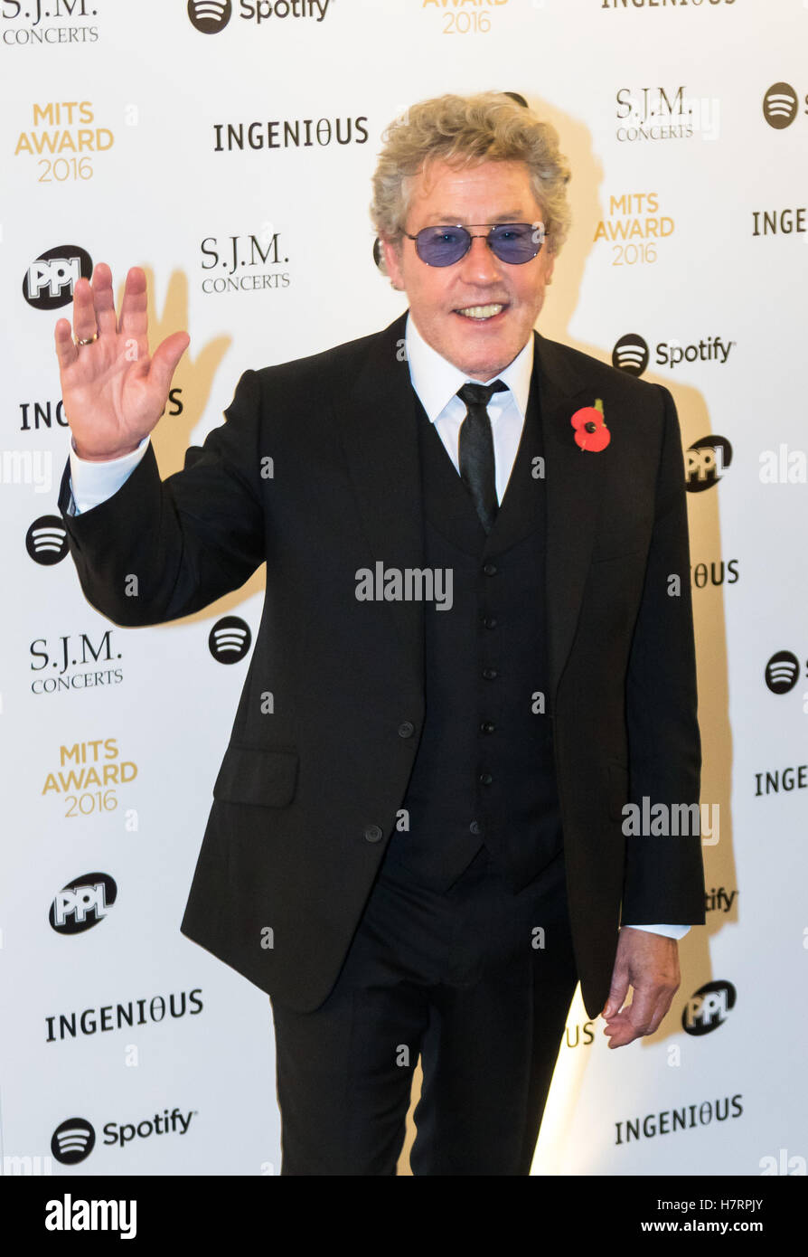 Grosvenor House Hotel, London, November 7th 2016. Luminaries from the music industry gather at the Grosvenor House Hotel for the Music Industry Awards, where this year The Who's Roger Daltrey CBE is honored with the 25th annual MITS award in support of Nordoff Robbins and The BRIT Trust. PICTURED: Roger Daltrey Credit:  Paul Davey/Alamy Live News Stock Photo