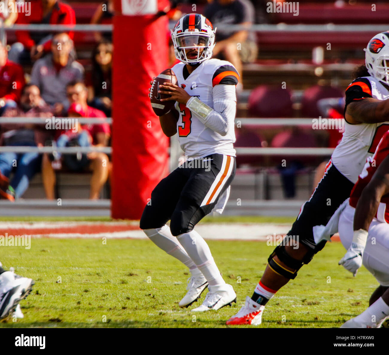 Palo Alto, California, USA. 5th Nov, 2016. Oregon State Quarterback ...