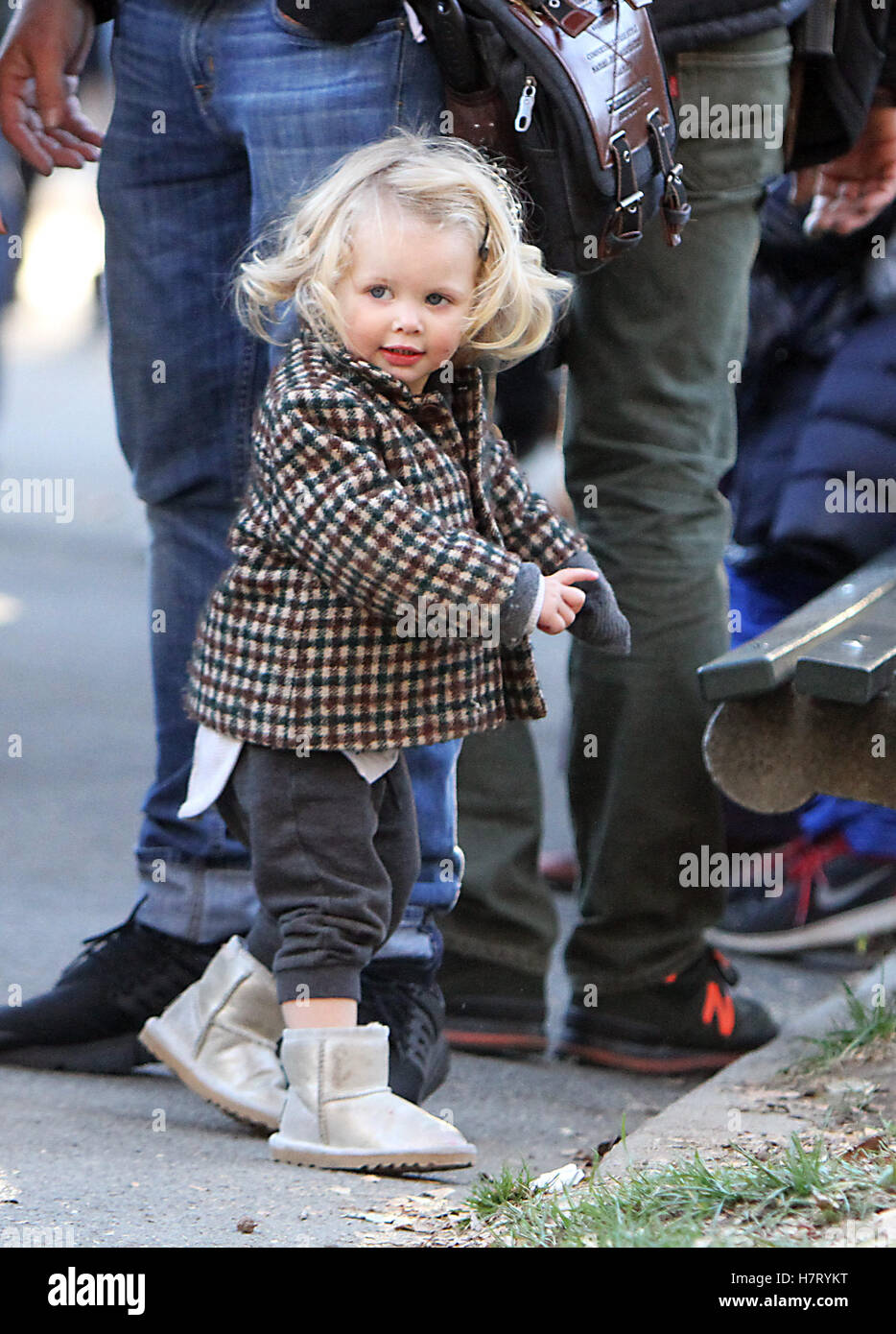 New York, NY, USA. 07th Nov, 2016. Cate Blanchett's daughter Edith