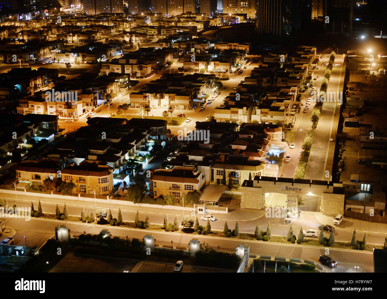 A view of the 'Empire' residential settlement in Erbil, northern Iraq, 18 October 2016. Photo: Jens Kalaene/dpa Stock Photo