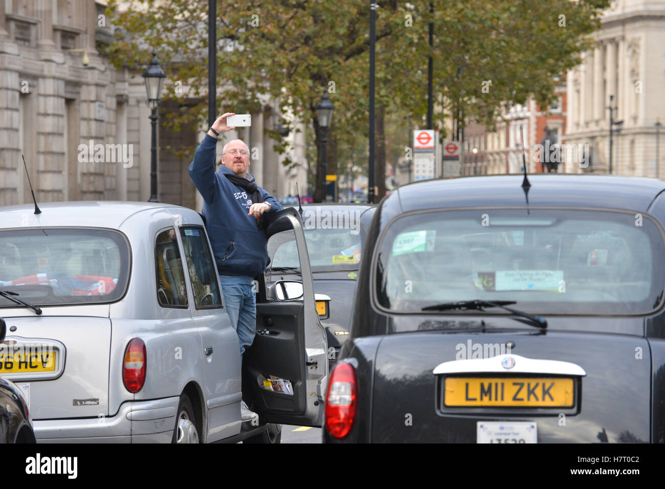 Whitehall, London, UK. 8th November 2016. Black cab drivers stage a protest over UBER and call for a public inquiry Stock Photo