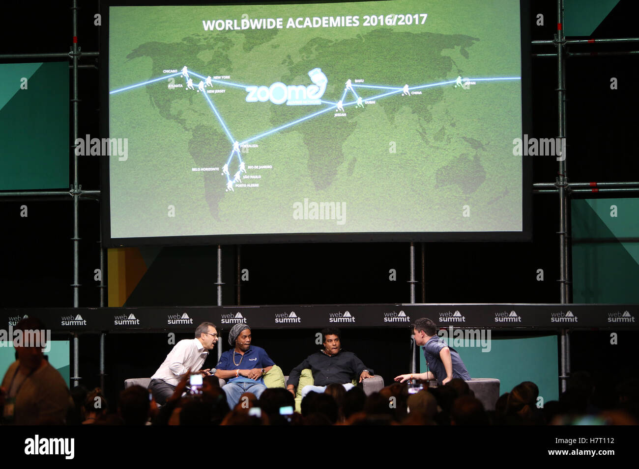 Lisbon, Portugal. 8th Nov, 2016. Brazilian former football player Ronaldinho (2nd L) speaks as Roberto de Assis (2nd R ) and Miguel Delaney of ESPN listen during the second day of the Web Summit in Lisbon, Portugal on November 8, 2016. Photo: Pedro Fiuza Credit:  Pedro Fiuza/ZUMA Wire/Alamy Live News Stock Photo