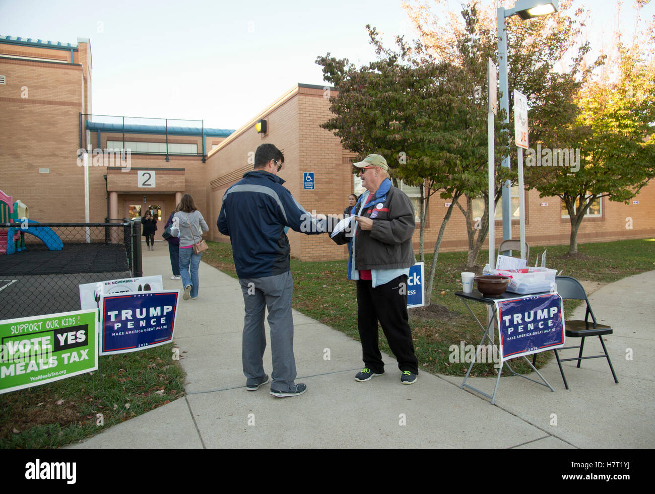 Polls opened hi-res stock photography and images - Alamy