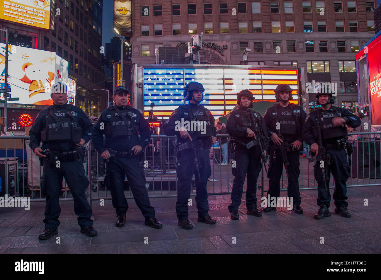 New York, USA. 8th Nov, 2016. Heavy police presence in Times Square in preparation for US election night, Tuesday, November 8, 2016. Credit:  Michael Candelori/Alamy Live News Stock Photo