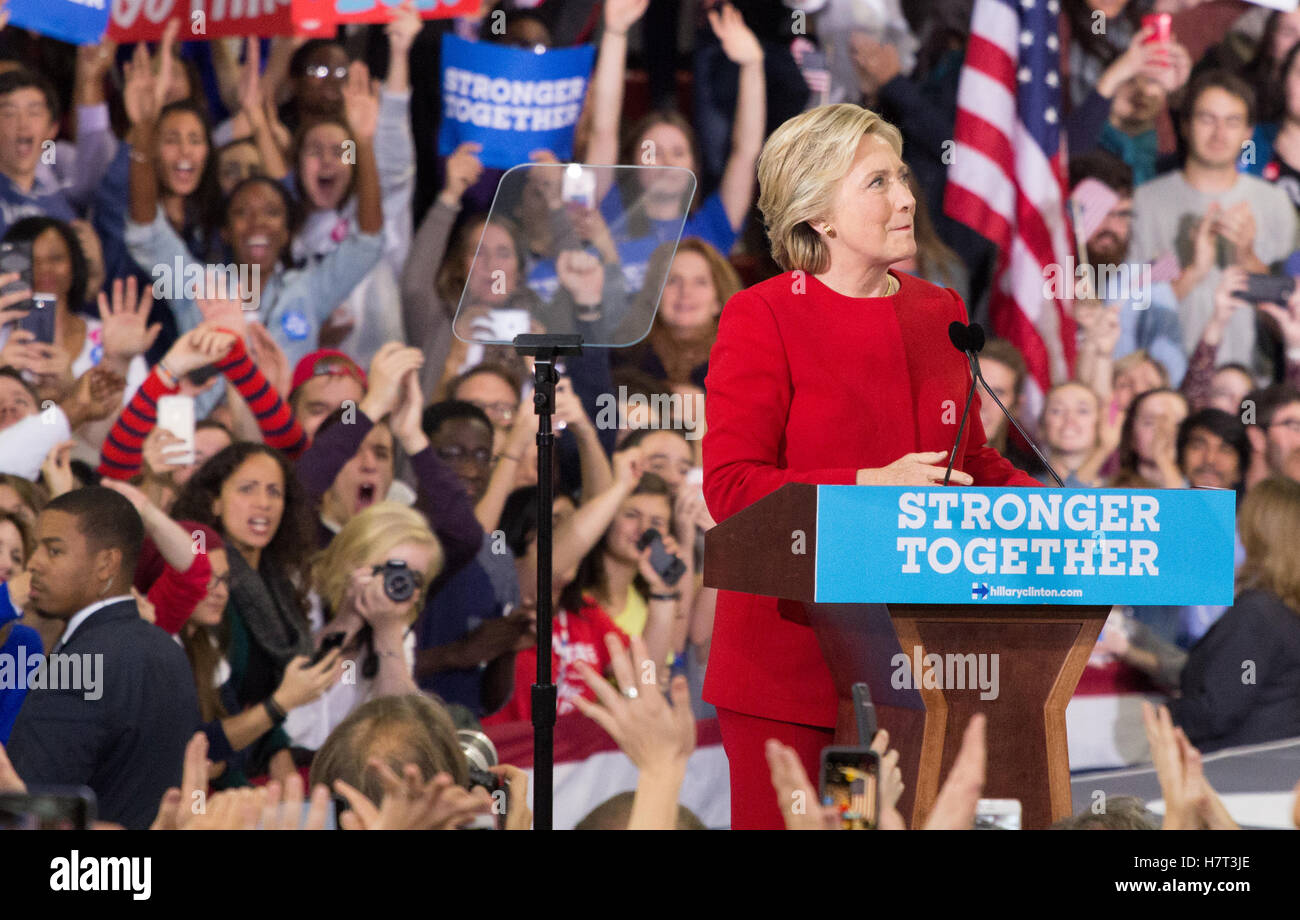 Raleigh, USA. 07th Nov, 2016. Presidential Candidate Hillary Clinton addresses her supporters at the Clinton Final Midnight Rally in Raleigh NC © The Photo Access/Alamy Live News Stock Photo