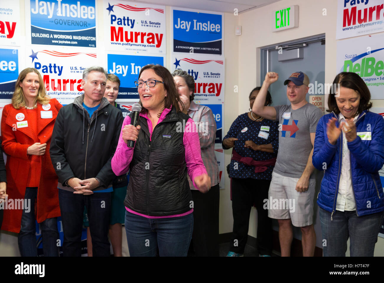 Seattle, Washington, USA. 07th Nov, 2016. Seattle, Washington: Representative Suzan DelBene speaking to supporters at the canvass launch. Canvass Launch with Senator Murray, Governor Inslee, Rep. DelBene, and Tina Podlodowski: Seattle Get Out the Vote! Credit:  Paul Gordon/Alamy Live News Stock Photo