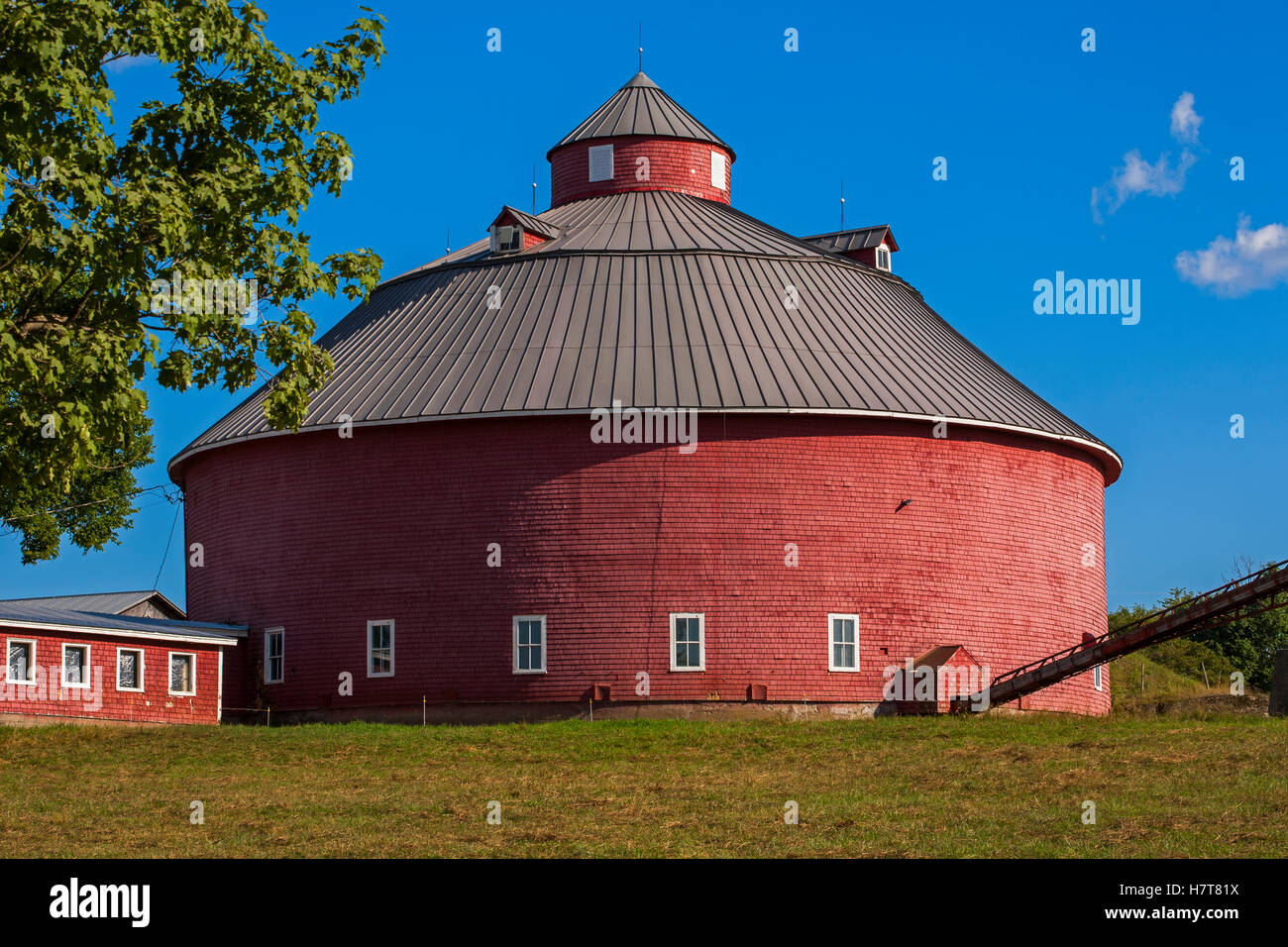 Round red barn; West Brome, Quebec, Canada Stock Photo Alamy