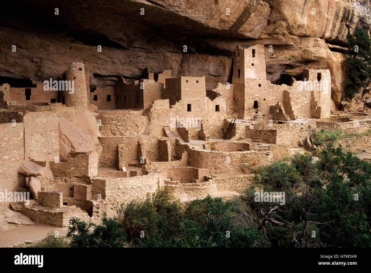 Pueblo or Anasazi Indian cliff dwellings built around 1200 AD, Cliff ...