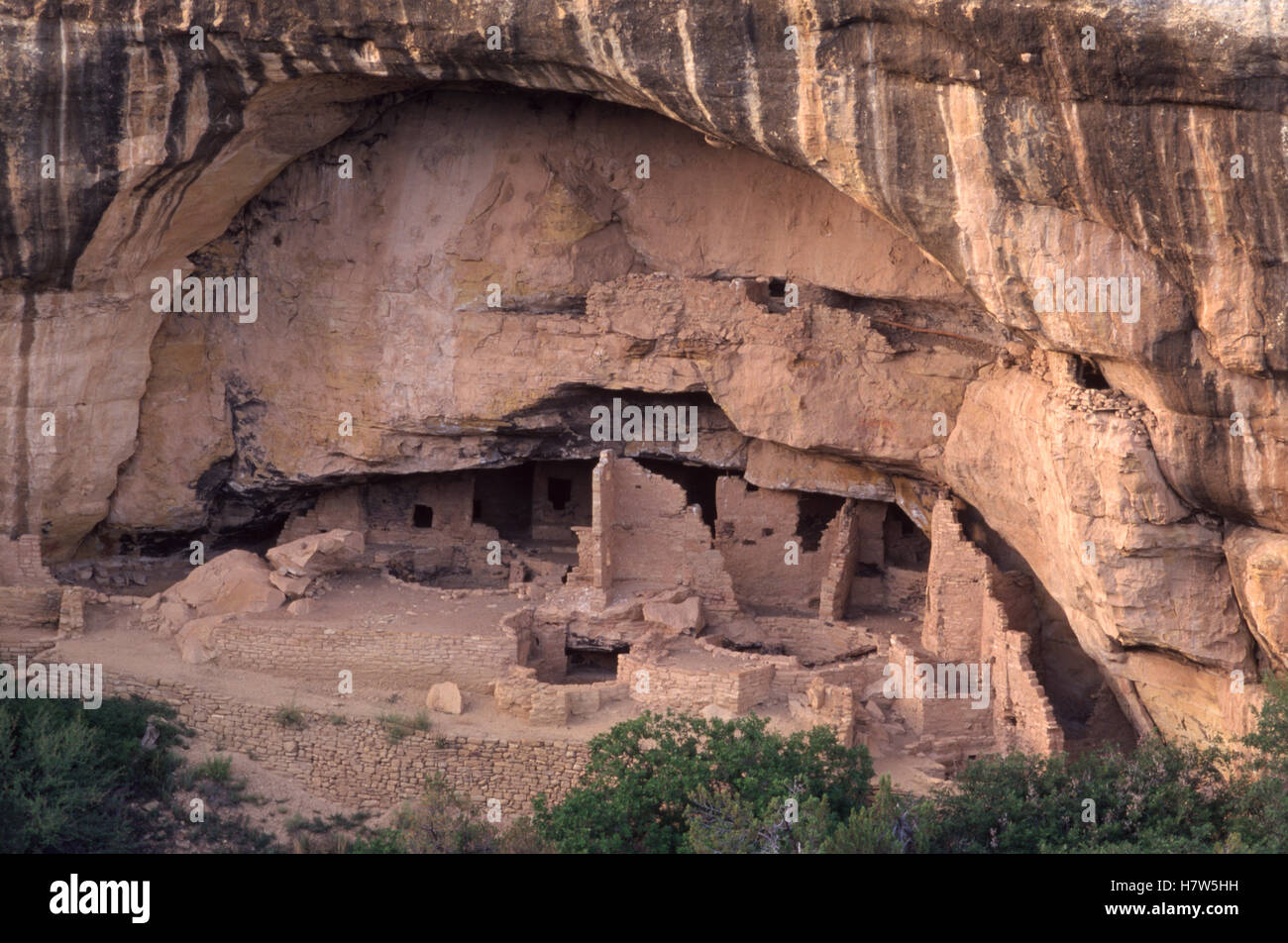 Pueblo or Anasazi Indian cliff dwellings built around 1200 AD, Cliff ...