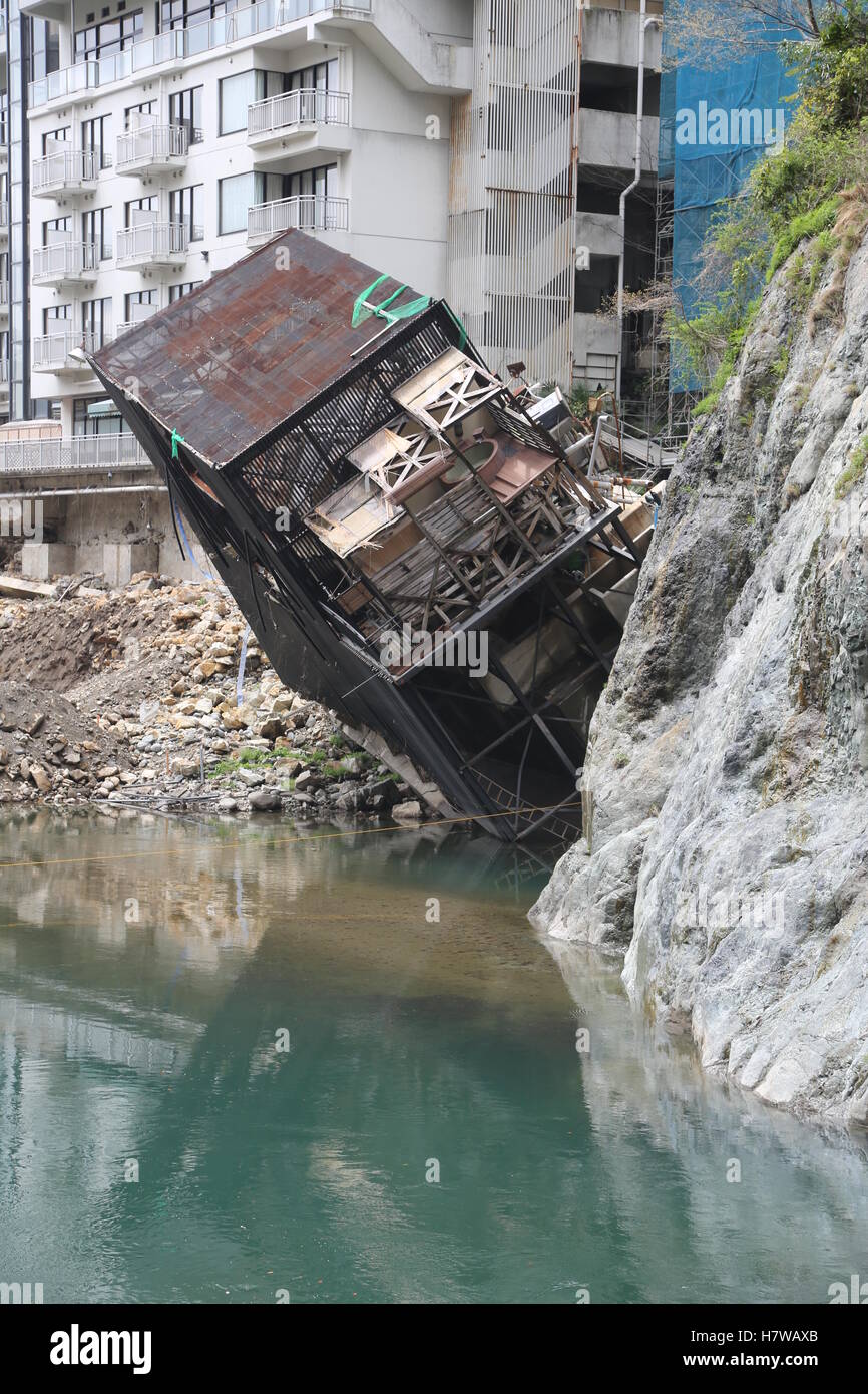 Why Buildings Fall Down