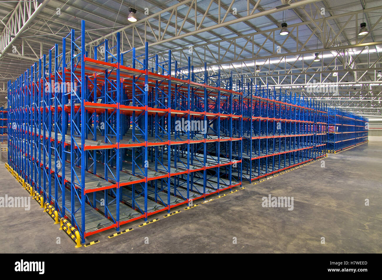 Warehouse industrial shelving storage system shelving metal pallet racking Stock Photo