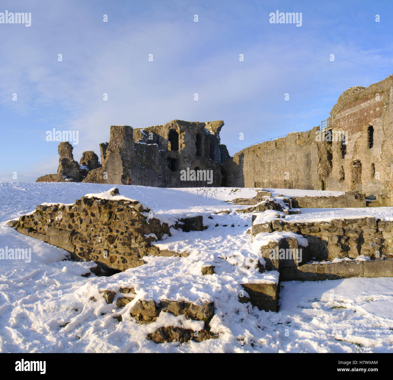 Henry 1 castle hi-res stock photography and images - Alamy