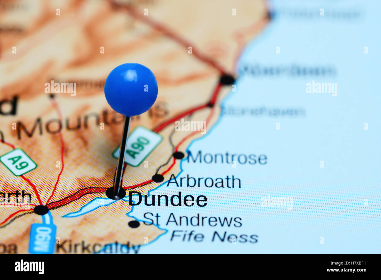 Dundee pinned on a map of Scotland Stock Photo