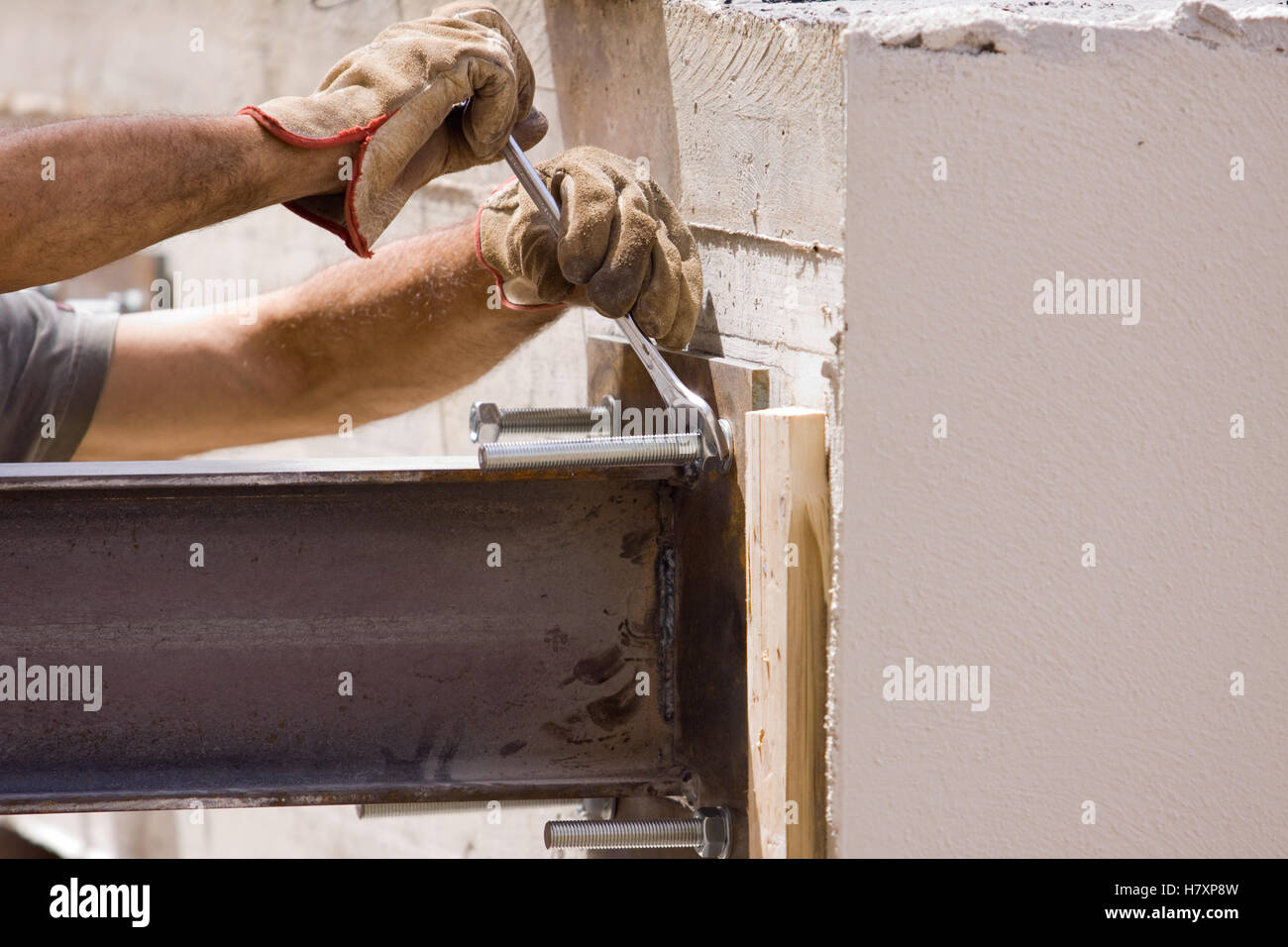 Bricklayer At Work In A Building Site Stock Photo Alamy