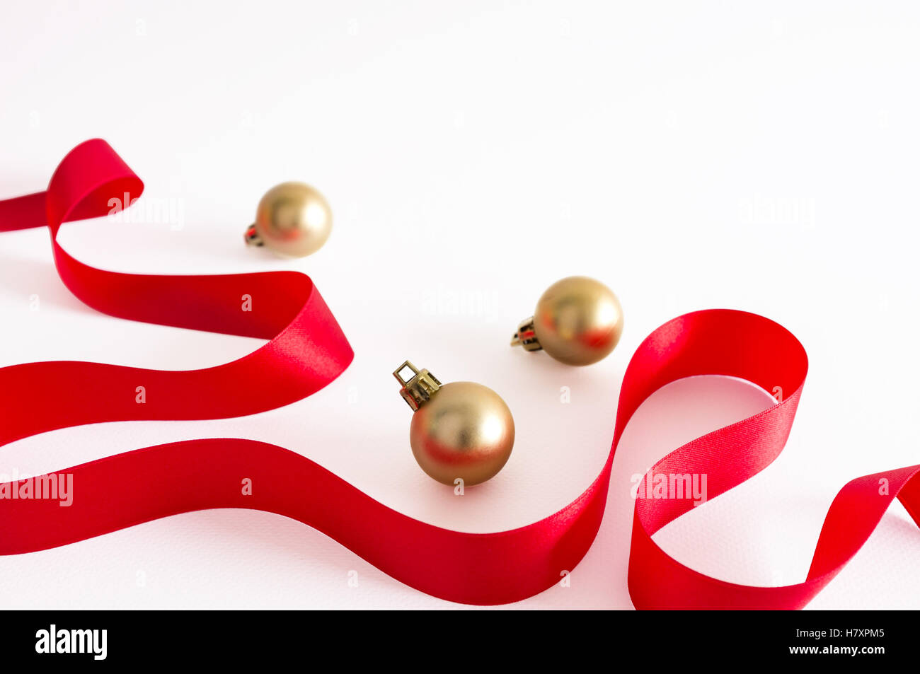 Decorative golden balls hires stock photography and images Alamy