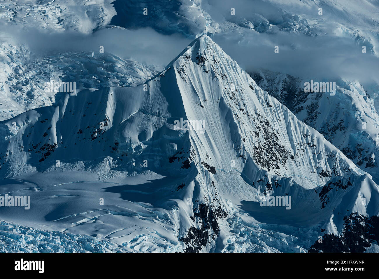 Antarctica mountain peaks hi-res stock photography and images - Alamy