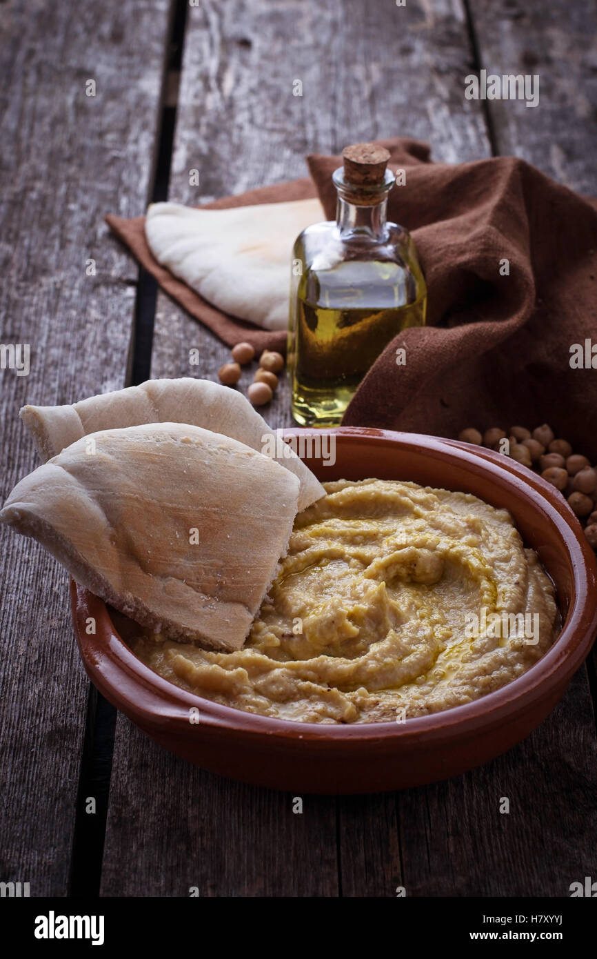 Traditional hummus and pita bread. Selective focus Stock Photo Alamy