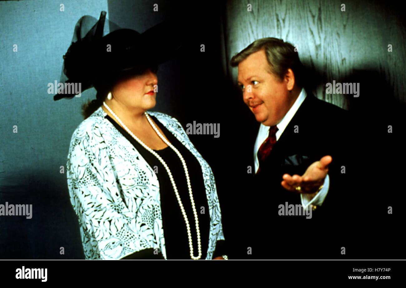 ROSALIE GOES SHOPPING, D 1988, Regie: Percy Adlon, MARIANNE SÄGEBRECHT, Stichwort: Hut, Kette Stock Photo