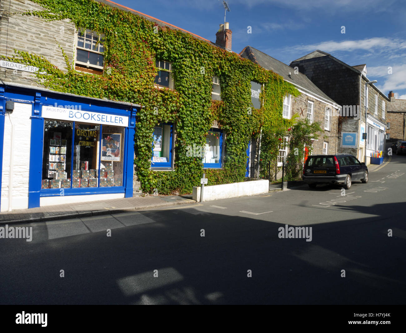 Shops and cottages in Broad Street, Padstow, Cornwall Stock Photo Alamy