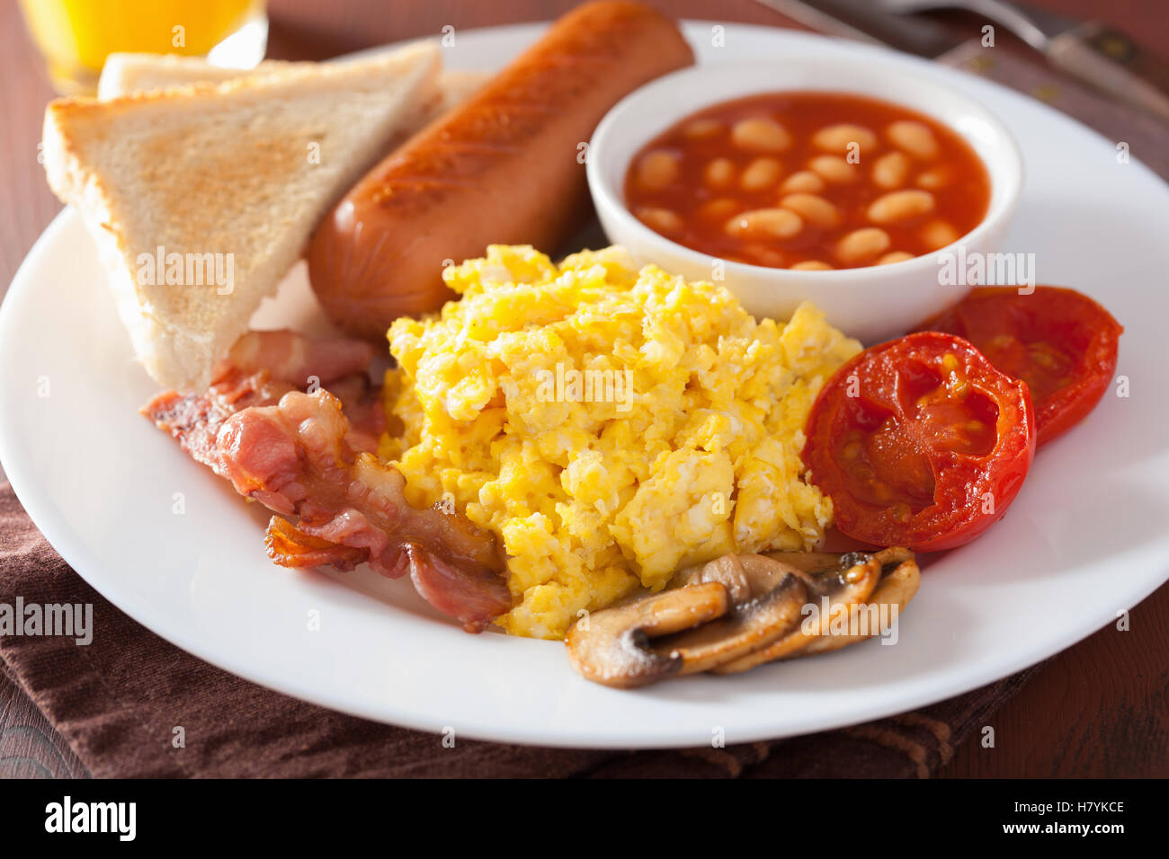Scrambled eggs toast beans hires stock photography and images Alamy