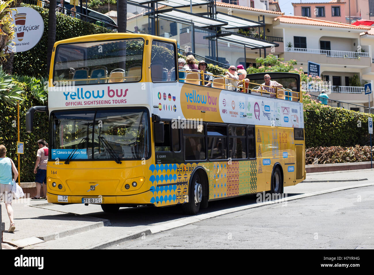 Yellow tourist bus in Camara de Lobos, Madeira, Portugal Stock Photo - Alamy
