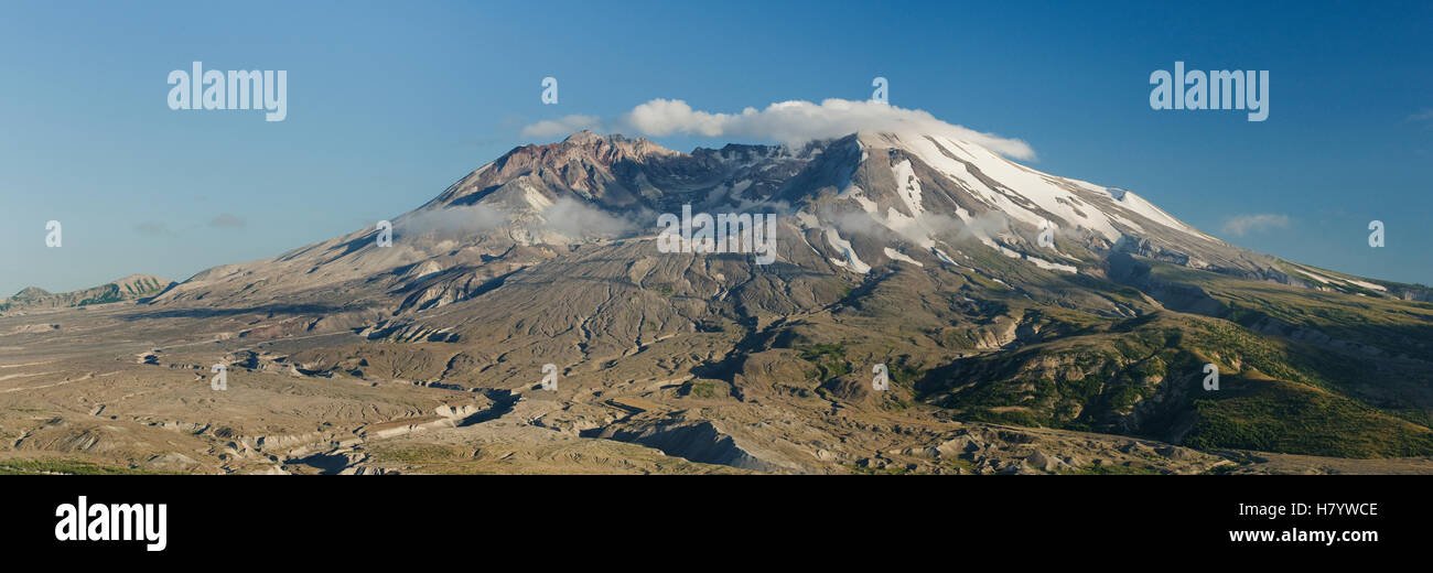 View of Mount St Helens from Johnston Ridge, Mount St Helens Volcanic