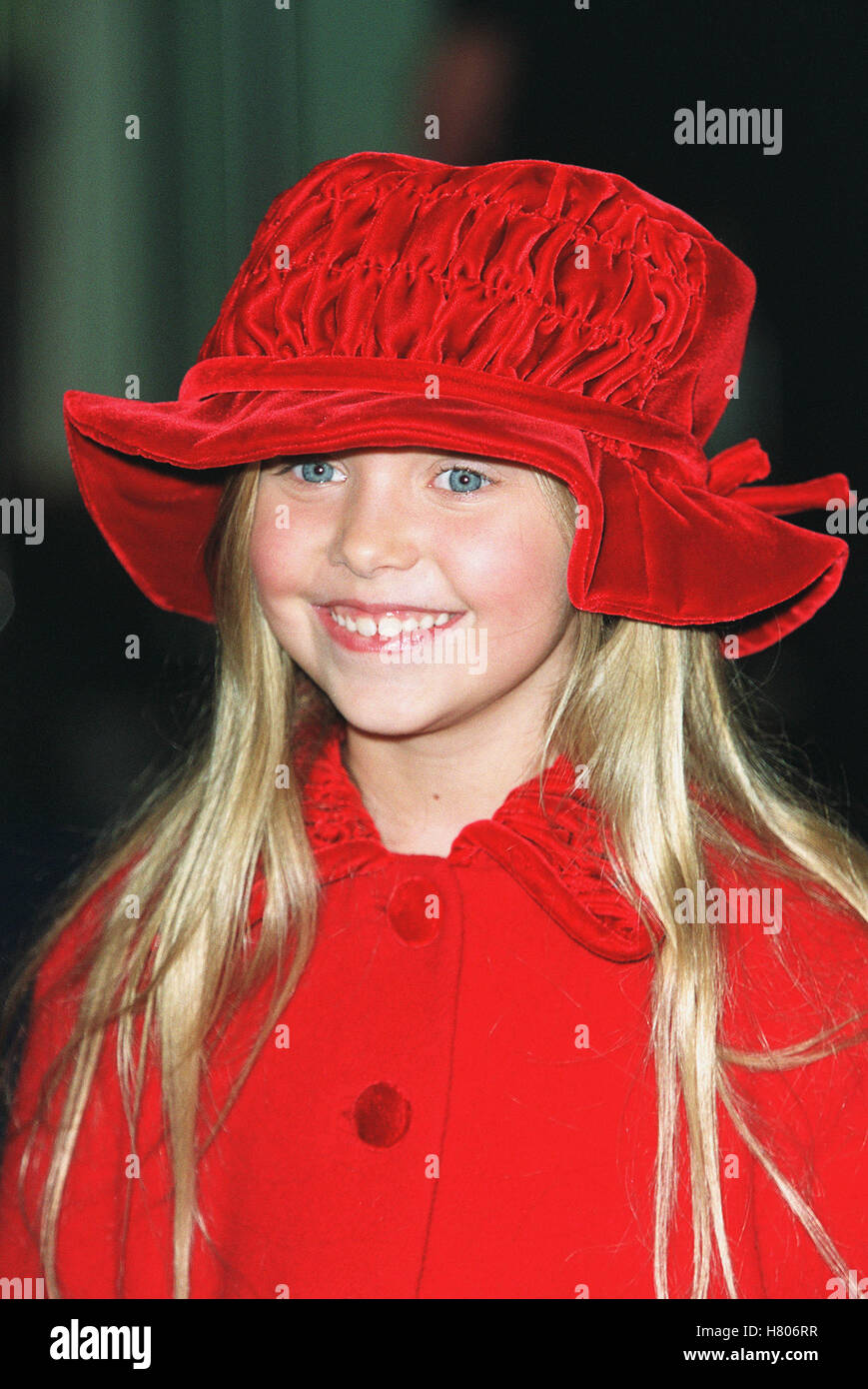 TAYLOR MOMSEN 'THE GRINCH' LONDON PREMIER THE ODEON LEICESTER SQ LONDON ENGLAND 15 November 2000 Stock Photo