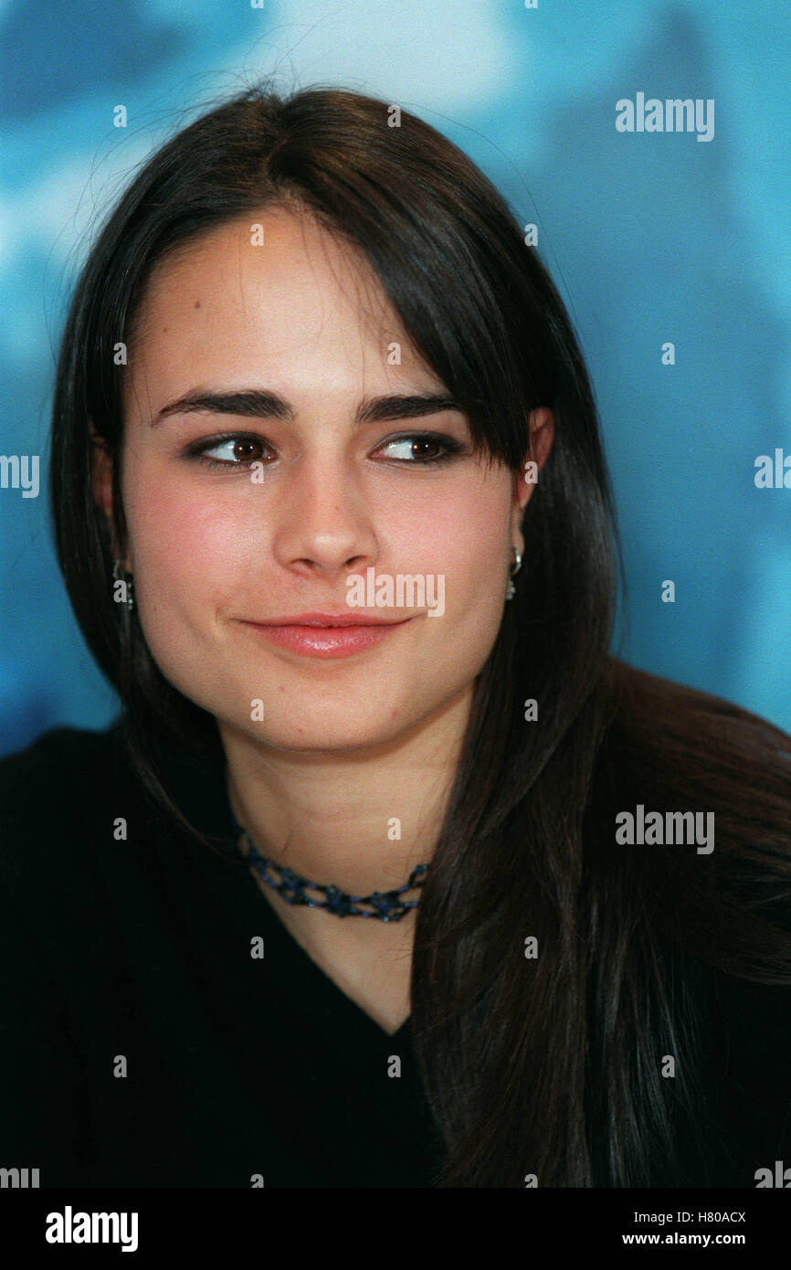 Jordana brewster 1999 hi-res stock photography and images - Alamy