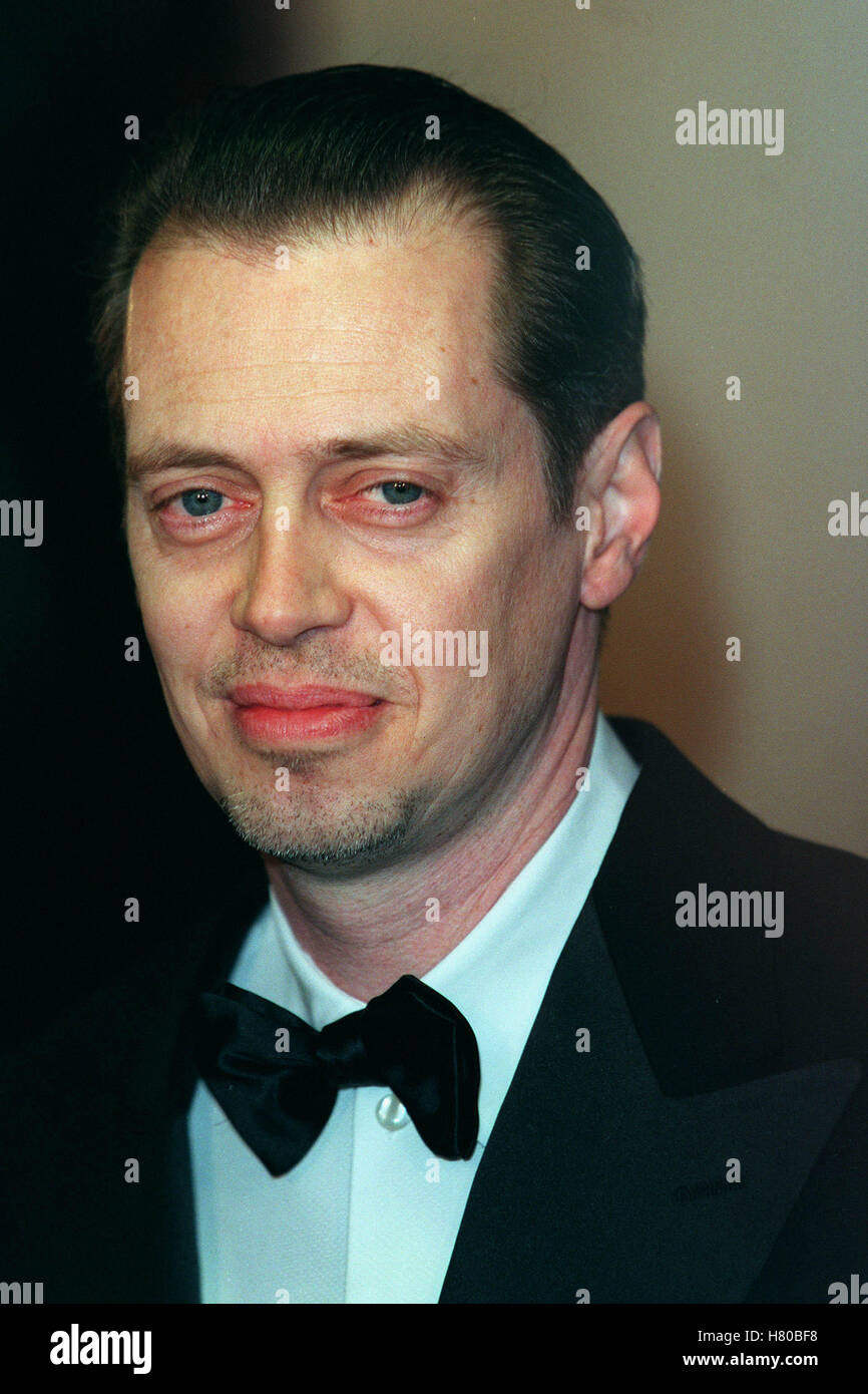 STEVE BUSCEMI LOS ANGELES USA 27 March 1999 Stock Photo - Alamy, image size:866x1390