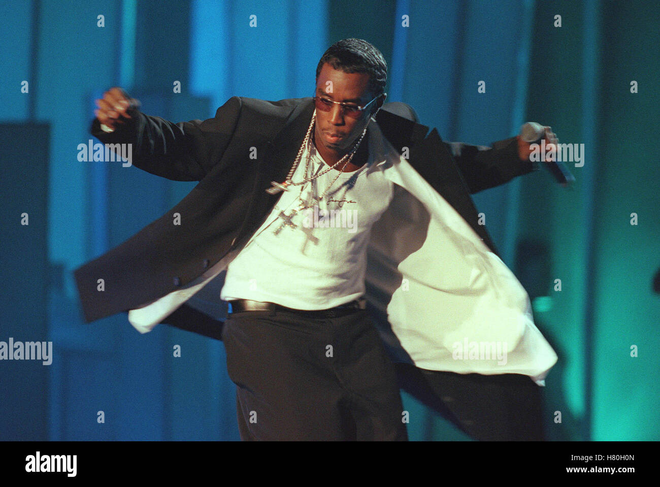 Puff daddy hi-res stock photography and images - Alamy