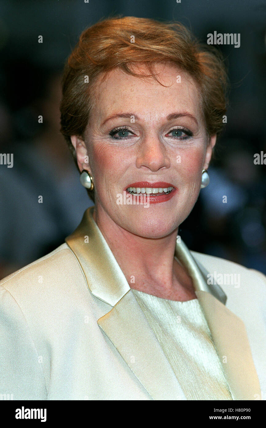 DAME JULIE ANDREWS 21 June 2000 Stock Photo - Alamy