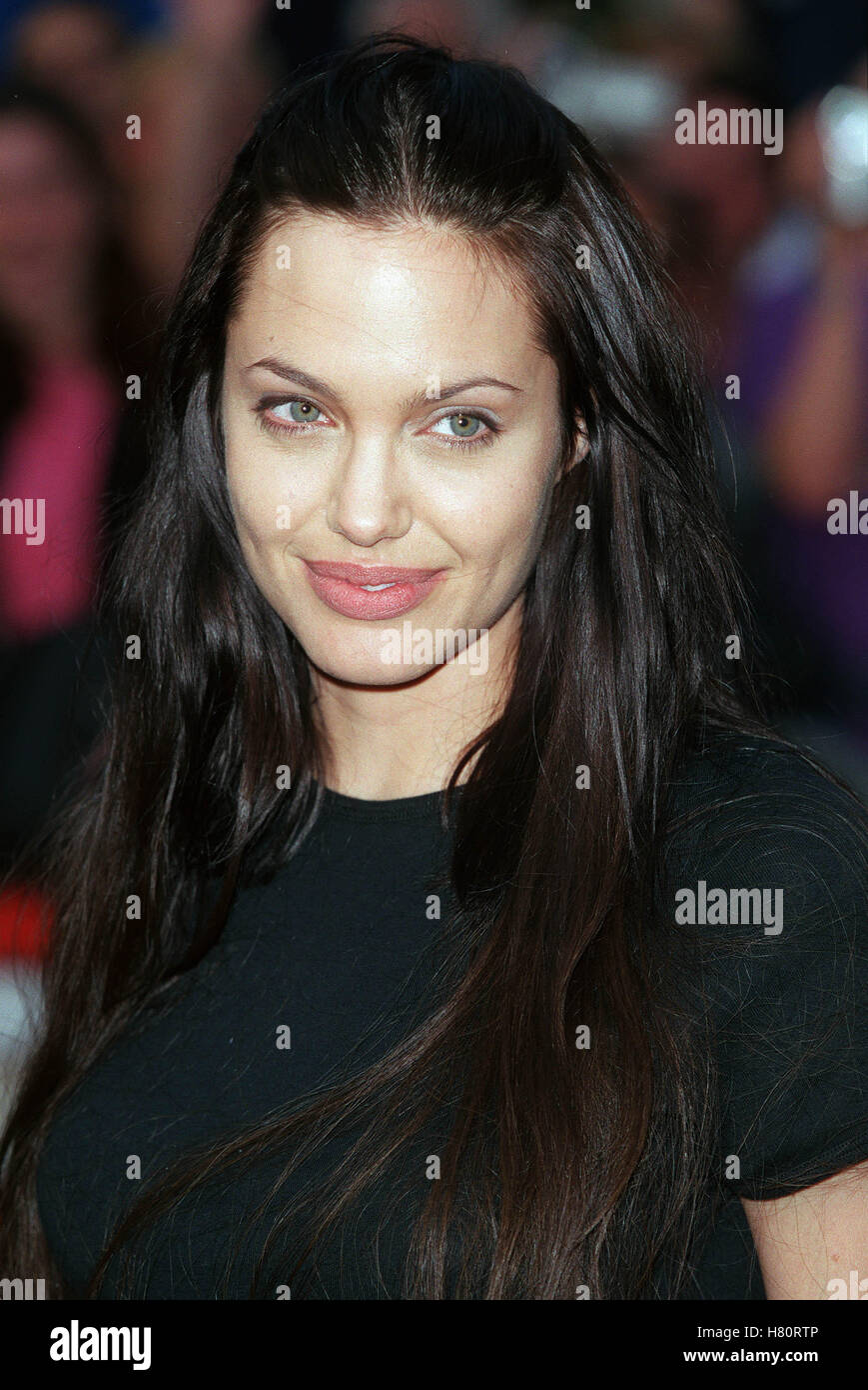 https://c8.alamy.com/comp/H80RTP/angelina-jolie-gone-in-60-seconds-film-prem-london-england-26-july-H80RTP.jpg