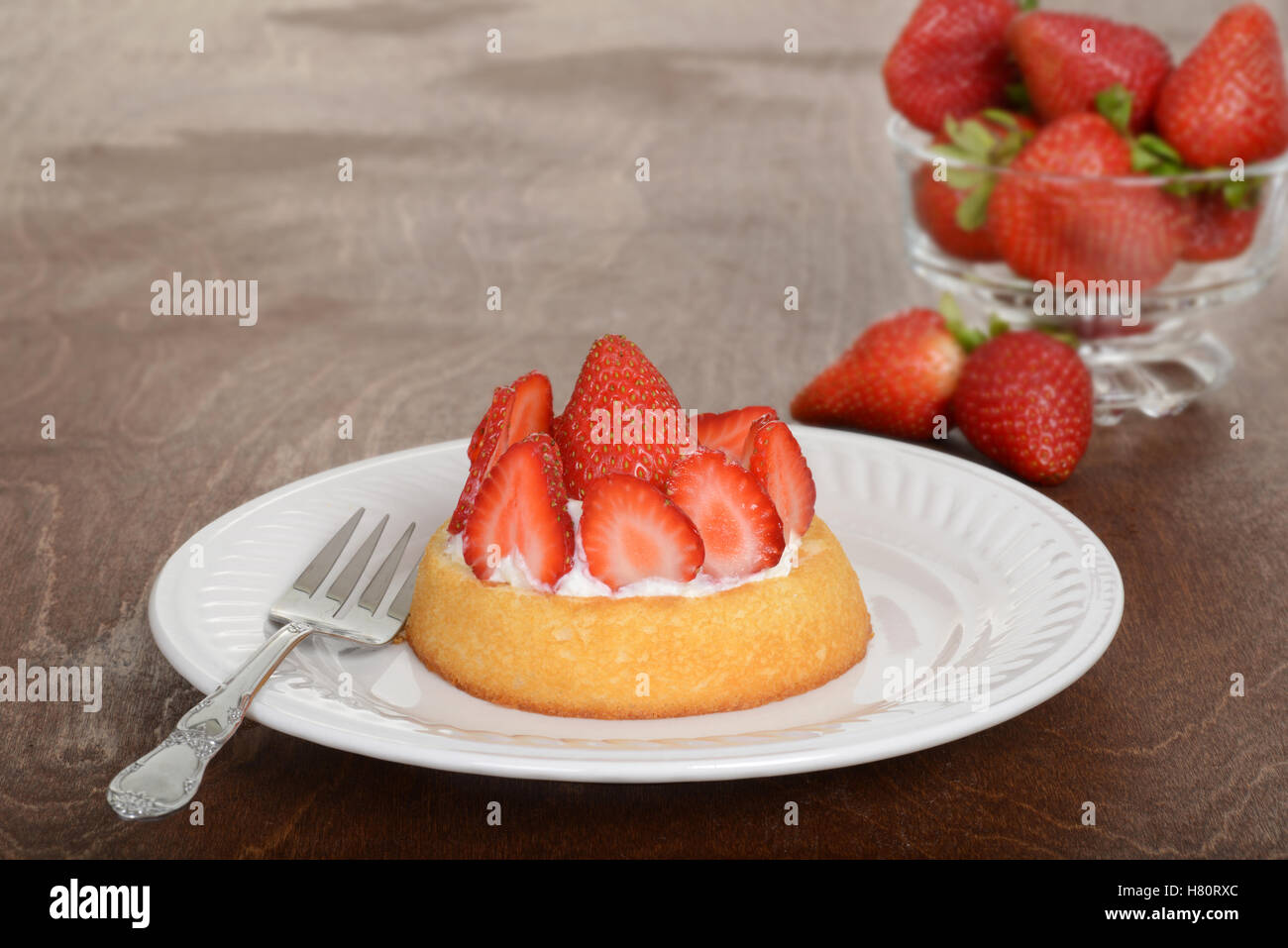 strawberry shortcake on a plate Stock Photo - Alamy