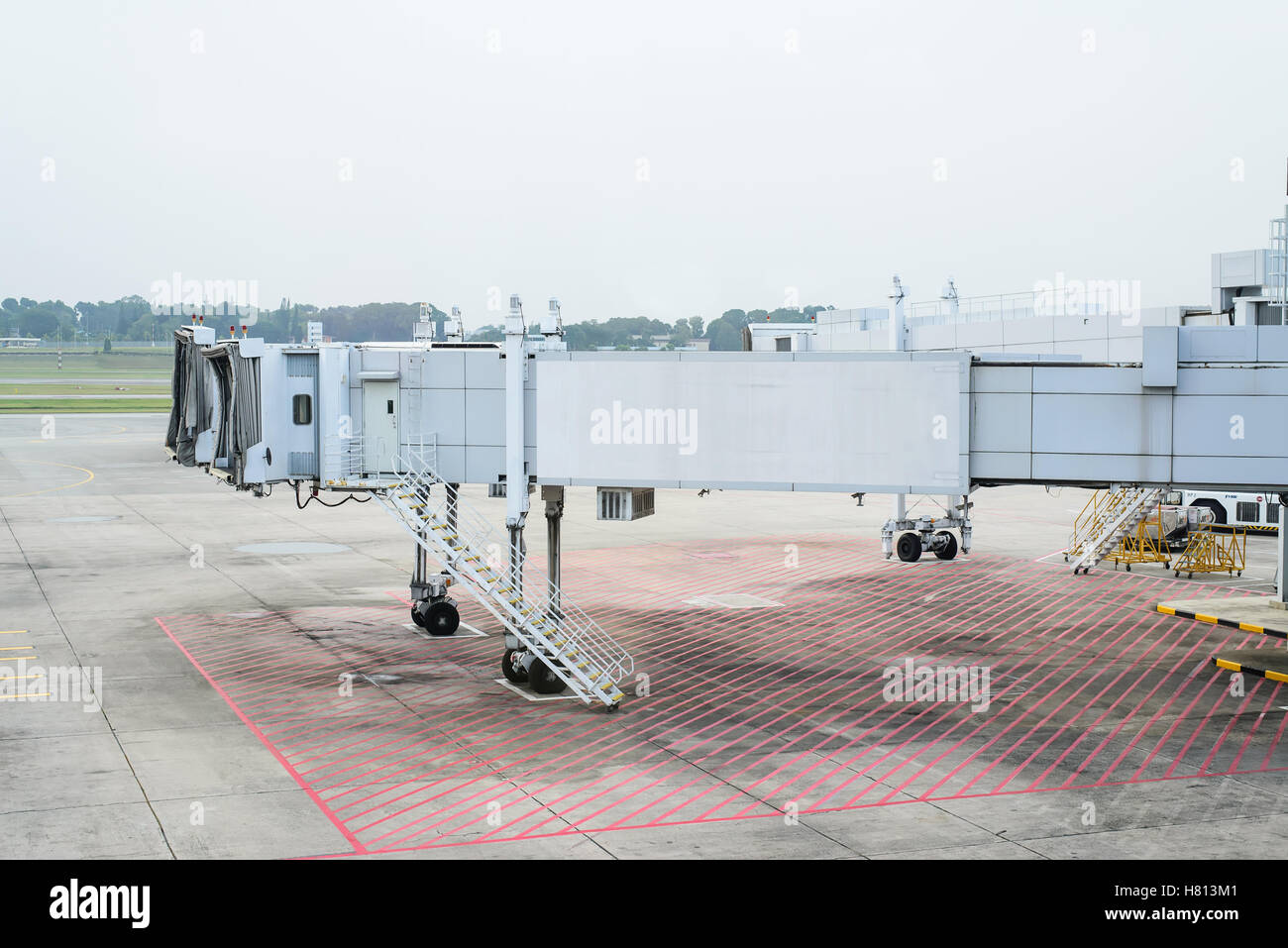Jet Bridge From An Airport Terminal Gate At Singapore Stock Photo Alamy Jet Bridge From An Airport Terminal Gate At Singapore Stock Photo Alamy