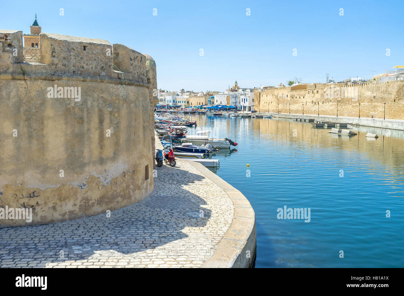 The old fishing port is the heart of Bizerte, so its fishermen's town